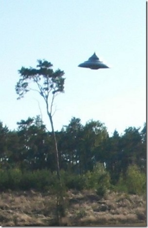 0_PAY-UFO_Woods_Poland_TRIANGLENEWS_11JPG