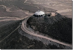 desert-bunker-hilltop-home
