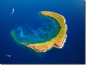 molokini-crater-hawaii_66936_990x742