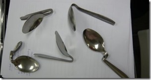 spoon-bending-585x306