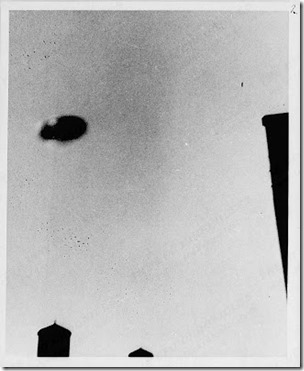 Flying Saucer Over New York  (Edt 1200 px w WM) (4-15-1955)