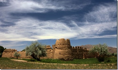 Old_Caravanserai_in_Golpayegan-570x336