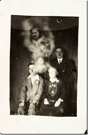 09-haunted-family-portrait-gettyimages-90769071