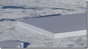 Square-iceberg-NASA-flight-e1540222784356