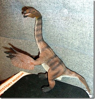 Therizinosaurus model 2