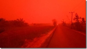 Indonesian-Sky-Turns-Blood-Red-Due-To-Haze_0-x (1)