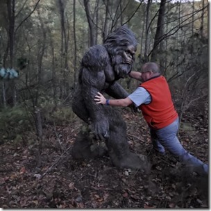 Stolen-Bigfoot-Statue-Found-570x570