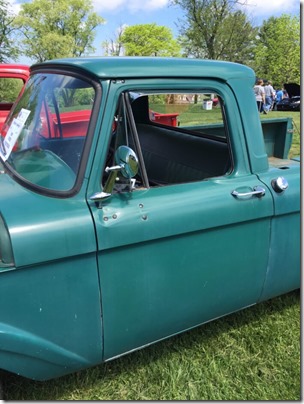 1961_Ford_F100_Unibody_pickup_design_factory_original_at_2015_Shenandoah_AACA_meet_4of6-700x933