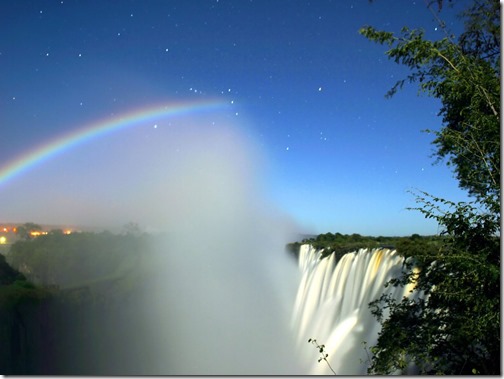 moonbow-victoria-falls