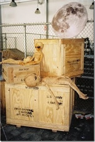 Hangar_18-Dead-Aliens