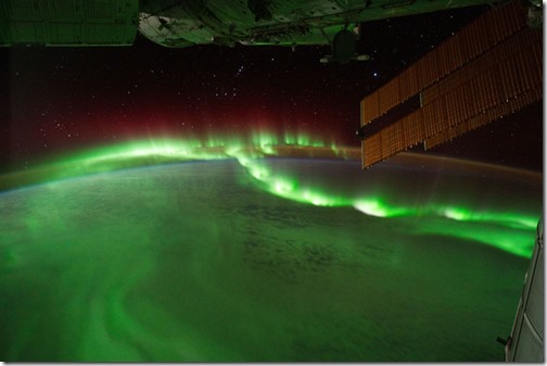 aurora-from-space-800x533