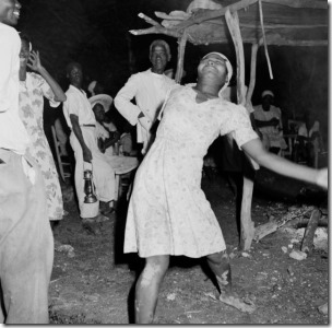 HAITI - DECEMBER 24,1945: A view of a ritual ceremony and  a Mambos (Female Priest) in the Haitian Vodou tradition in Haiti. (Photo by Earl Leaf/Michael Ochs Archives/Getty Images)