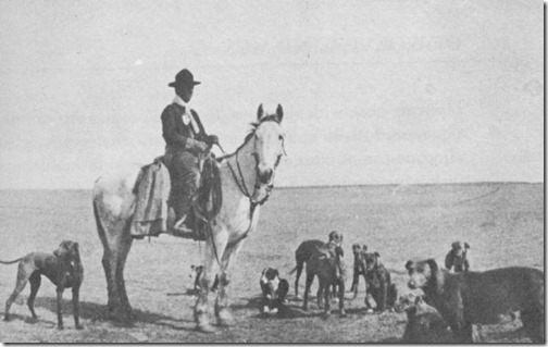 Wolfer-with-his-hounds-in-Amedon-North-Dakota-1904