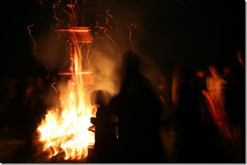 4f6193bc69fb39232b_Modern Witches Wiccans Gather To Celebrate Beltane in 2007