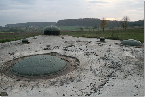 1200px-Fort_de_Schoenenbourg_forward_bunker_11-2005