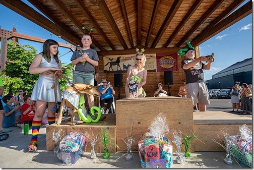 2023-05-23-08-24-052323-UFO-Festival-Pet-Costume-Contest_fitbox_1000x1000