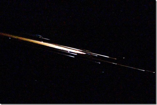 35456554-ein-starlink-satellit-ist-ueber-der-schweiz-in-die-erdatmosphaere-eingetreten-am-himmel-zu-sehen-war-das-auch-in-den-angrenzenden-laendern-OI73